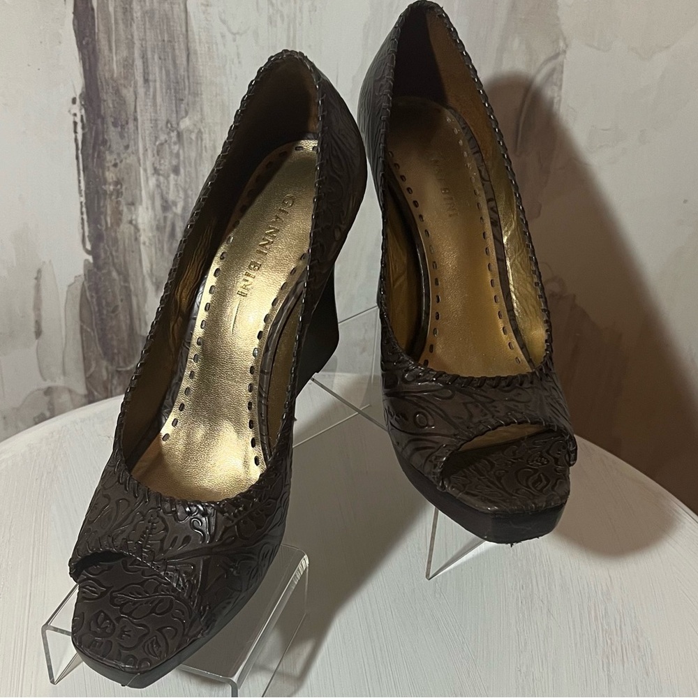 Gianni Bini Brown Peep-Toe Wedges Size 9